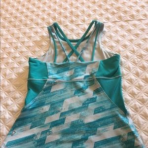 EXTREMELY CUTE AND BREATHABLE IVIVVA TANK
